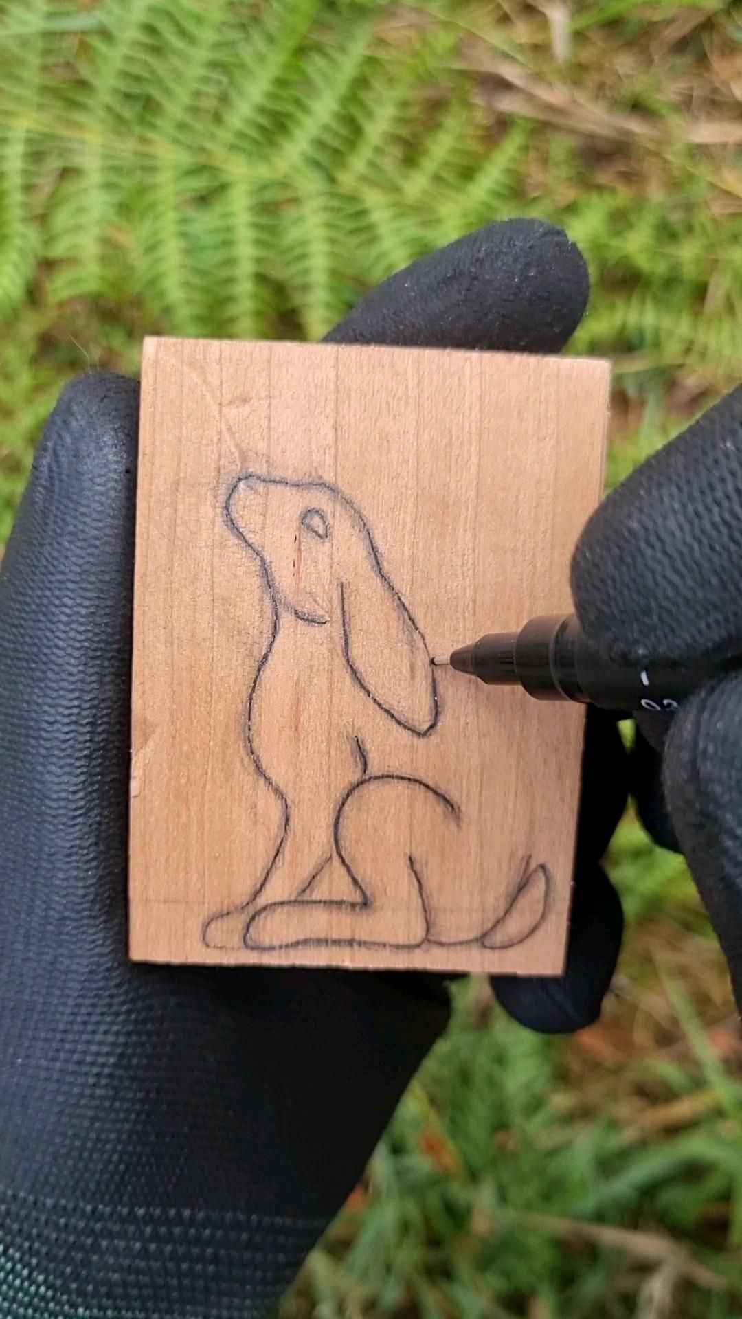 How to carve a moon gazing hare out of wood